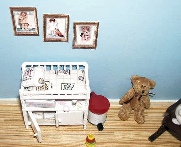 babyroomchangingtable.jpg