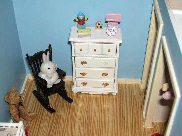 babyroomdresser.jpg